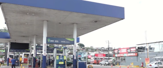 LAS GASOLINAS EXTRA Y ECOPAÍS BAJARON 5 CENTAVOS POR GALÓN
