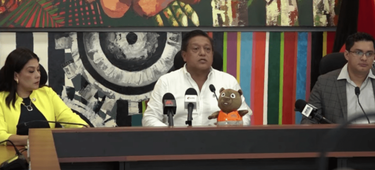 EL ALCALDE WILSON ERAZO RENUNCIÓ A SU CARGO