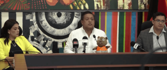 EL ALCALDE WILSON ERAZO RENUNCIÓ A SU CARGO