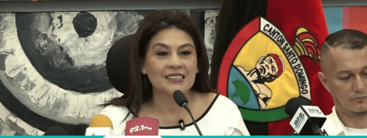 LA ALCALDESA CLARA HINOJOSA ABORDÓ TEMAS IMPORTANTES DE LA CIUDAD