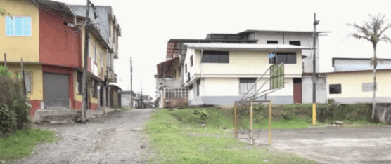 SOLICITAN REHABILITAR LAS CALLES EN EL PROGRAMA DE VIVIENDA 11 DE JULIO