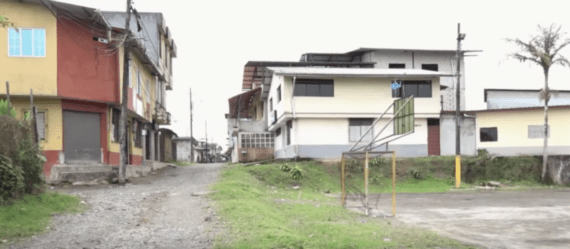 SOLICITAN REHABILITAR LAS CALLES EN EL PROGRAMA DE VIVIENDA 11 DE JULIO