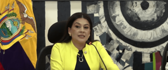CLARA HINOJOSA YA CUMPLE SUS FUNCIONES DE ALCALDESA