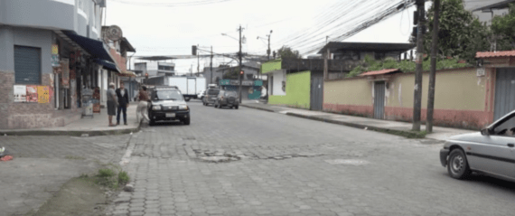 LOS VECINOS ADVIERTEN DE LOS DAÑOS EN LA CALLE DE LOS INCAS
