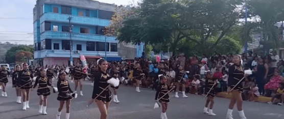 ATACAMES CELEBRA SUS FIESTAS CON DESFILE CULTURAL Y ANUNCIO DE OBRAS