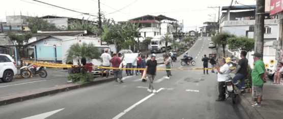 LOS HABITANTES CERRARON LA AVENIDA BOMBOLÍ