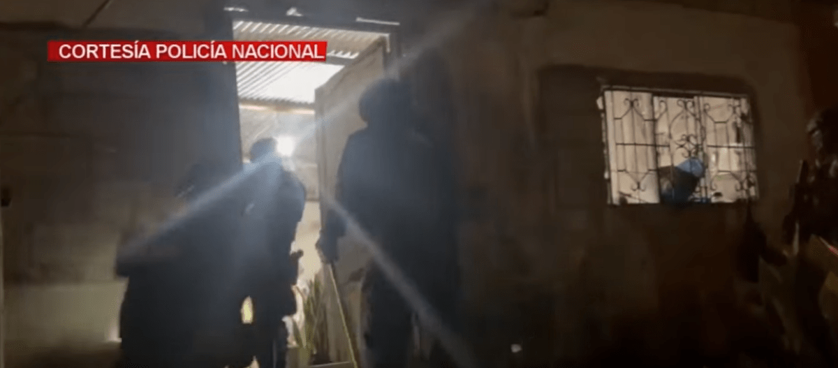 3 SUPUESTOS EXTORSIONADORES FUERON DETENIDOS EN STO. DGO.