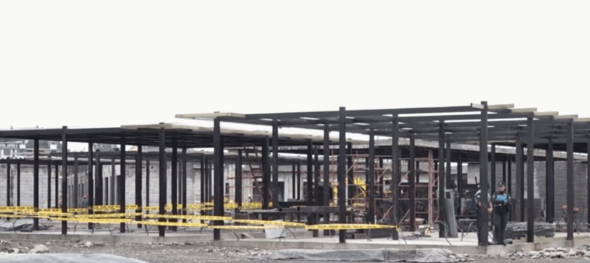 LOS LOCALES DE LA PLAZA COMERCIAL YA ESTÁN CONSTRUIDOS EN OBRA GRIS