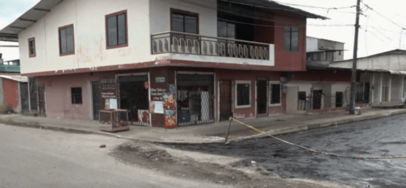ESPERAN QUE SE COLOQUE EL ASFALTO EN EL BARRIO 12 DE OCTUBRE