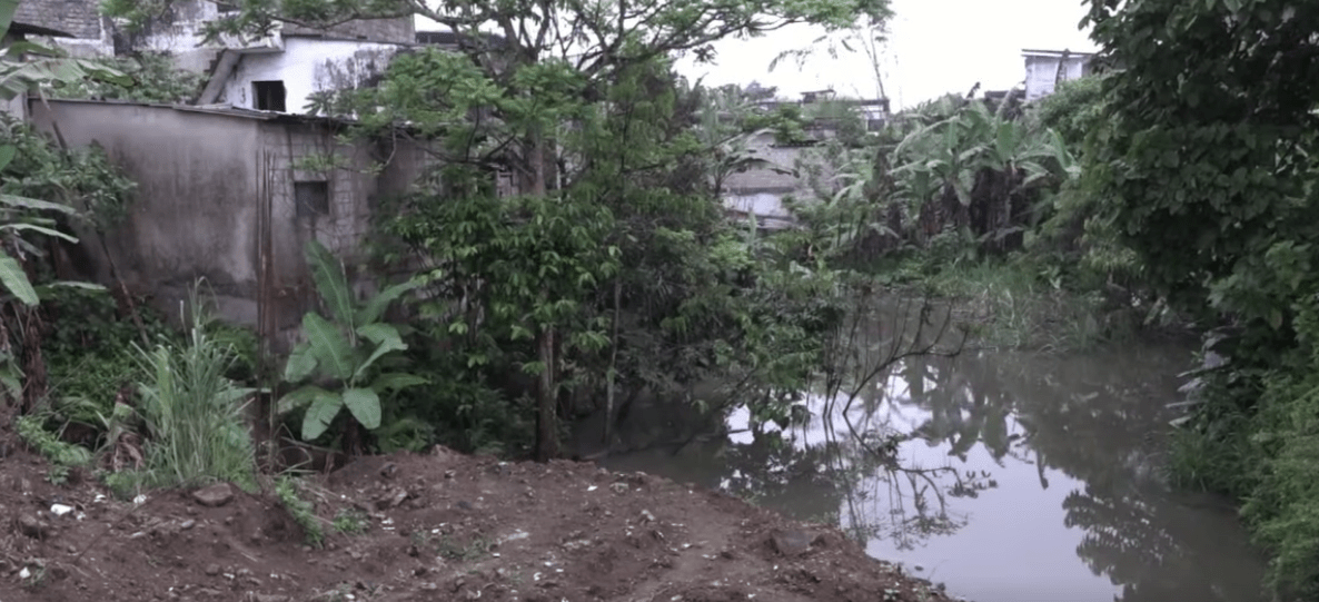 EL BARRIO SAN VICENTE QUEDÓ INUNDADO EN SANTO DOMINGO