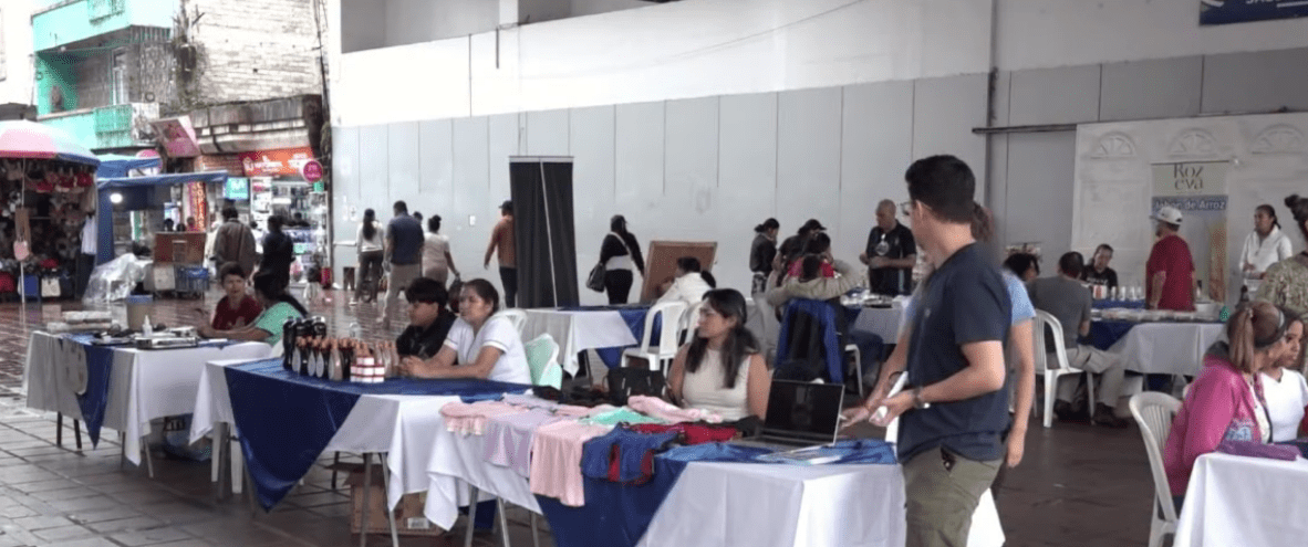 LOS PARTICIPANTES EXHIBIERON SUS PRODUCTOS Y SERVICIOS