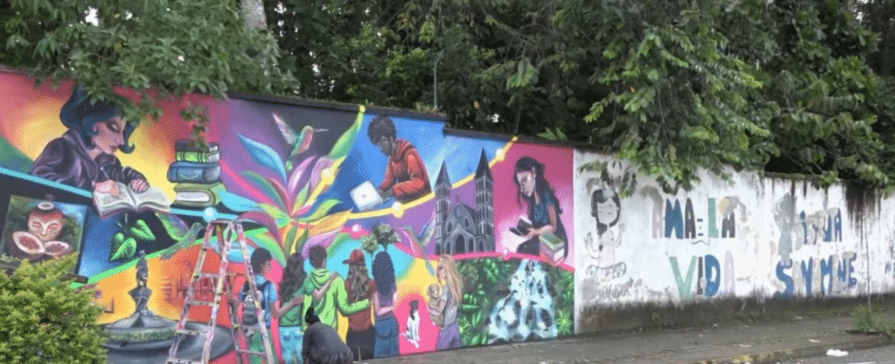 UN MURAL DE CASI 40 METROS DE LONGITUD ES PINTADO POR TRES ARTISTAS