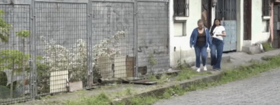 DETERIORO DE LA CALLE TIPUTINI PREOCUPA AL SECTOR PADRES DE FAMILIA